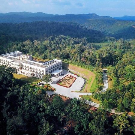 Jambur Montrose Golf Resort And Spa - Coorg מראה חיצוני תמונה