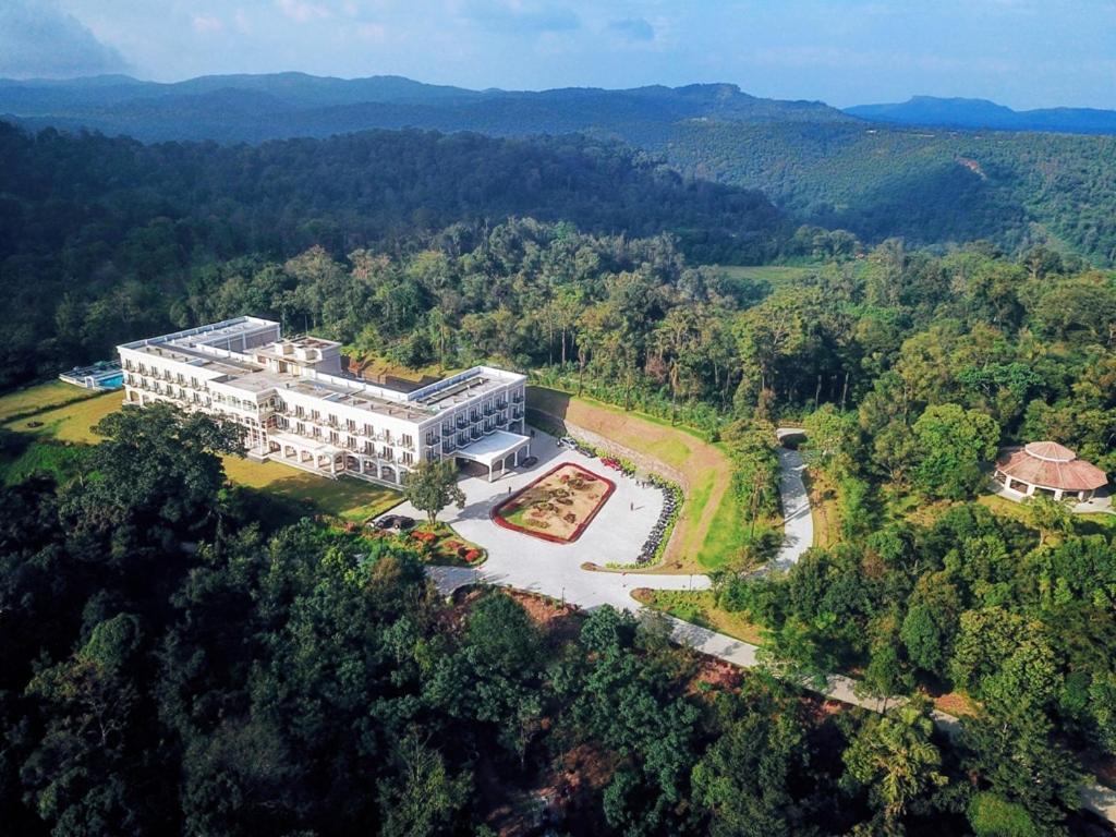 Jambur Montrose Golf Resort And Spa - Coorg מראה חיצוני תמונה