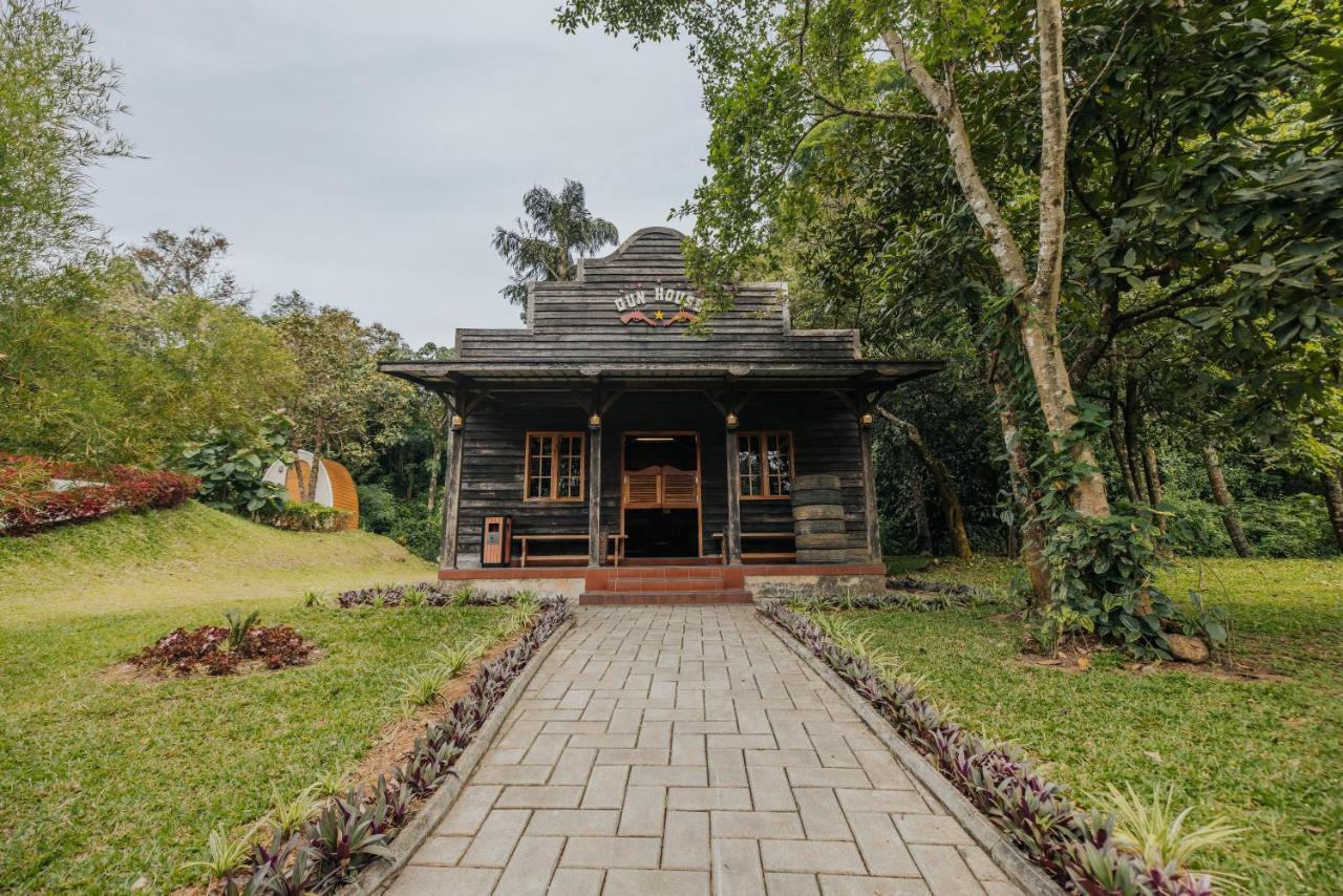 Jambur Montrose Golf Resort And Spa - Coorg מראה חיצוני תמונה